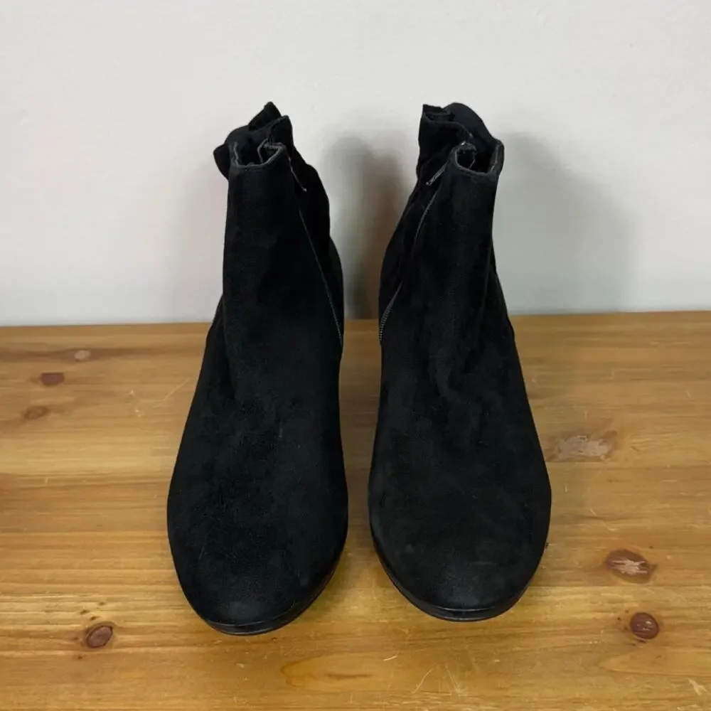 Munro Alfie Bootie in Black Suede Women's Size 10